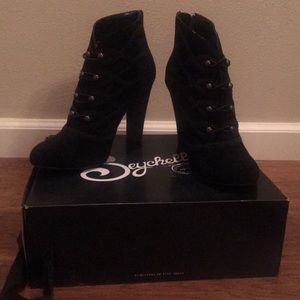 Seychelles Black Suede Can’t Stand the Heat Bootie